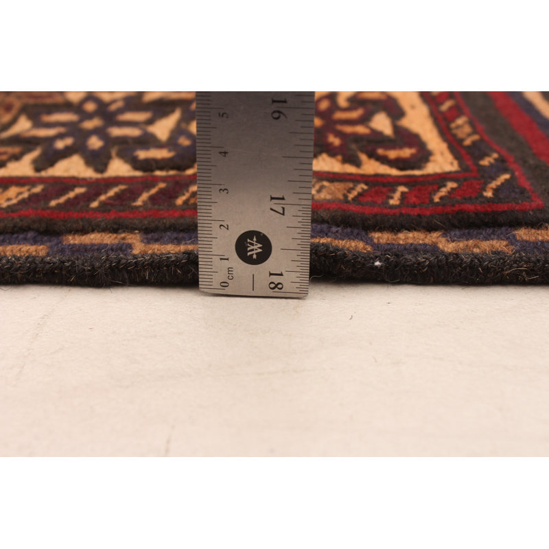 Tapis rouge foncé Tajik 4 pi 0 po x 5 pi 9 po