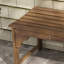 Banc de jardin rustique en bois - Assise à lattes, incurvée pour plus de confort, robuste, idéal pour véranda, terrasse ou piscine. Chaise longue robuste pour patio, piscine et extérieur.