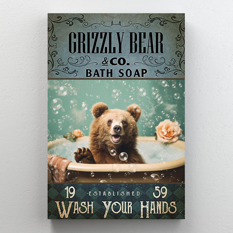 «Hilke Grizzly Bear», impression sur toile, H 36 po x l 24 po x P 1,25 po