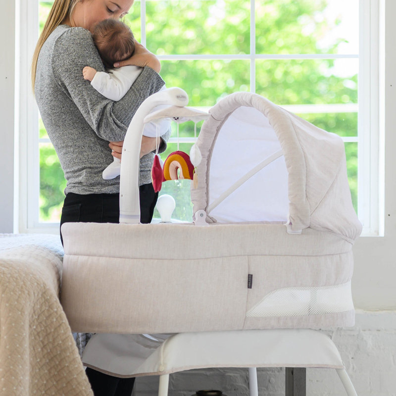 Bassinet with Bedding with Mattress, Wheat Melange