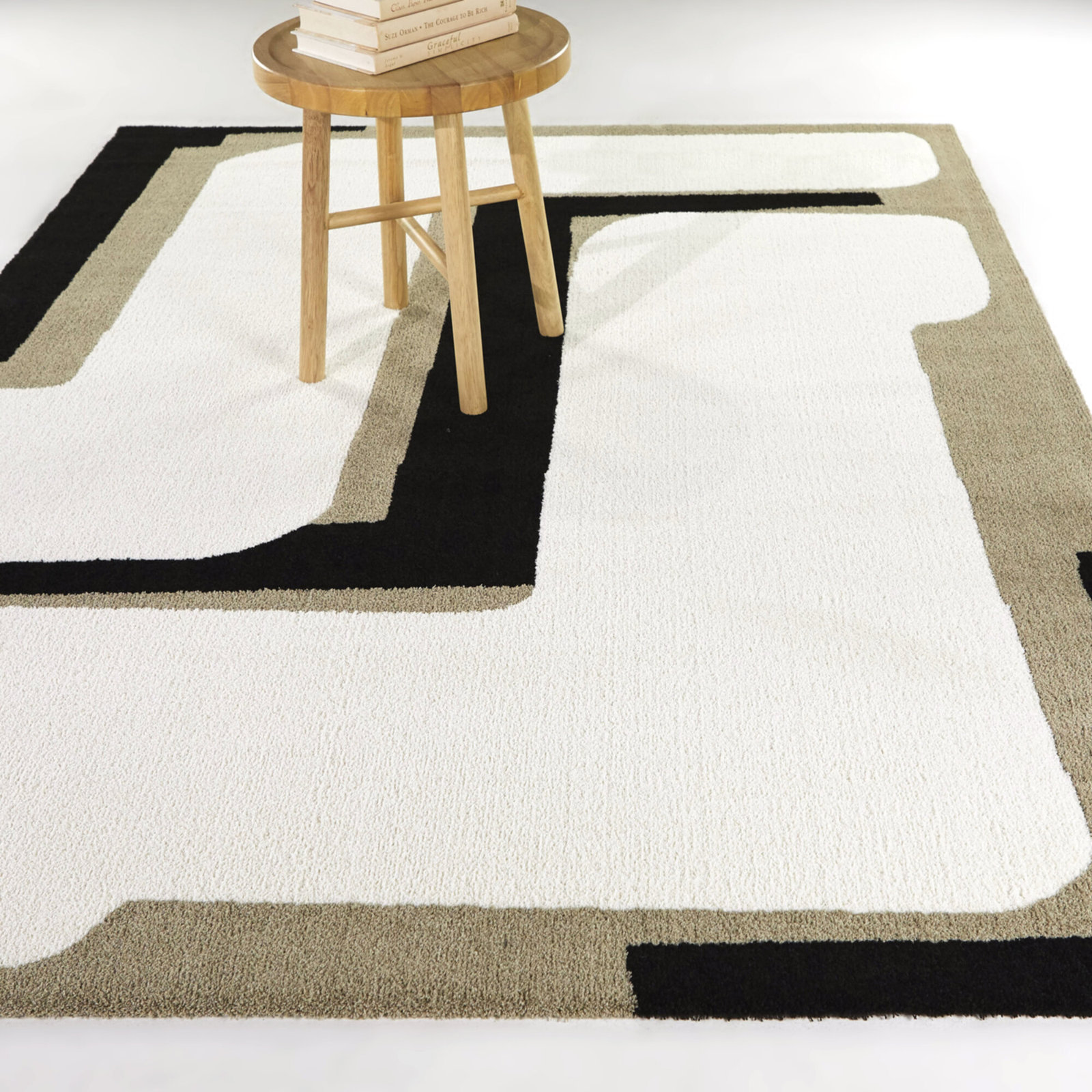 Chantra White Rug, Rectangle 5'3" x 7'