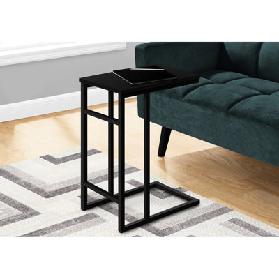 Table d'appoint moderne noir avec motif en C - Panneau de particules contemporain pour salon, mobilier de chambre à coucher