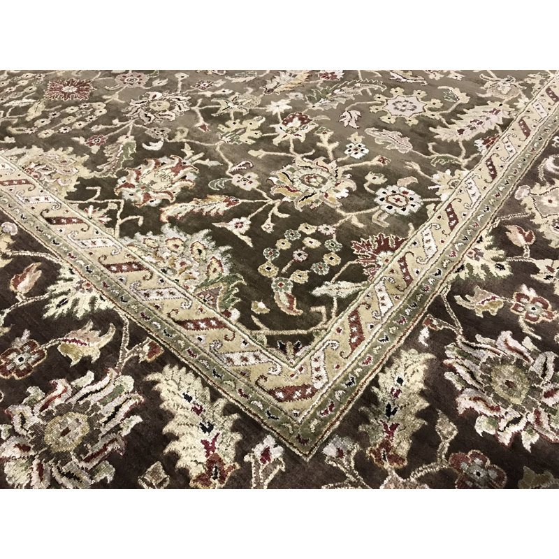 Tapis brun noué à la main de haute qualité
