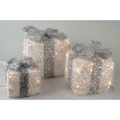 Christmas Figurines & Collectibles
