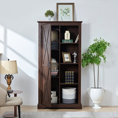 Armoire haute - garde-manger rustique. Tablettes réglables pour un rangement efficace. L 39,22 po x l 16,01 po x H 74,4 po avec intérieur spacieux et tablettes amovibles.