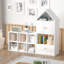 Bibliothèque pour enfants polyvalente avec un design en forme de maison