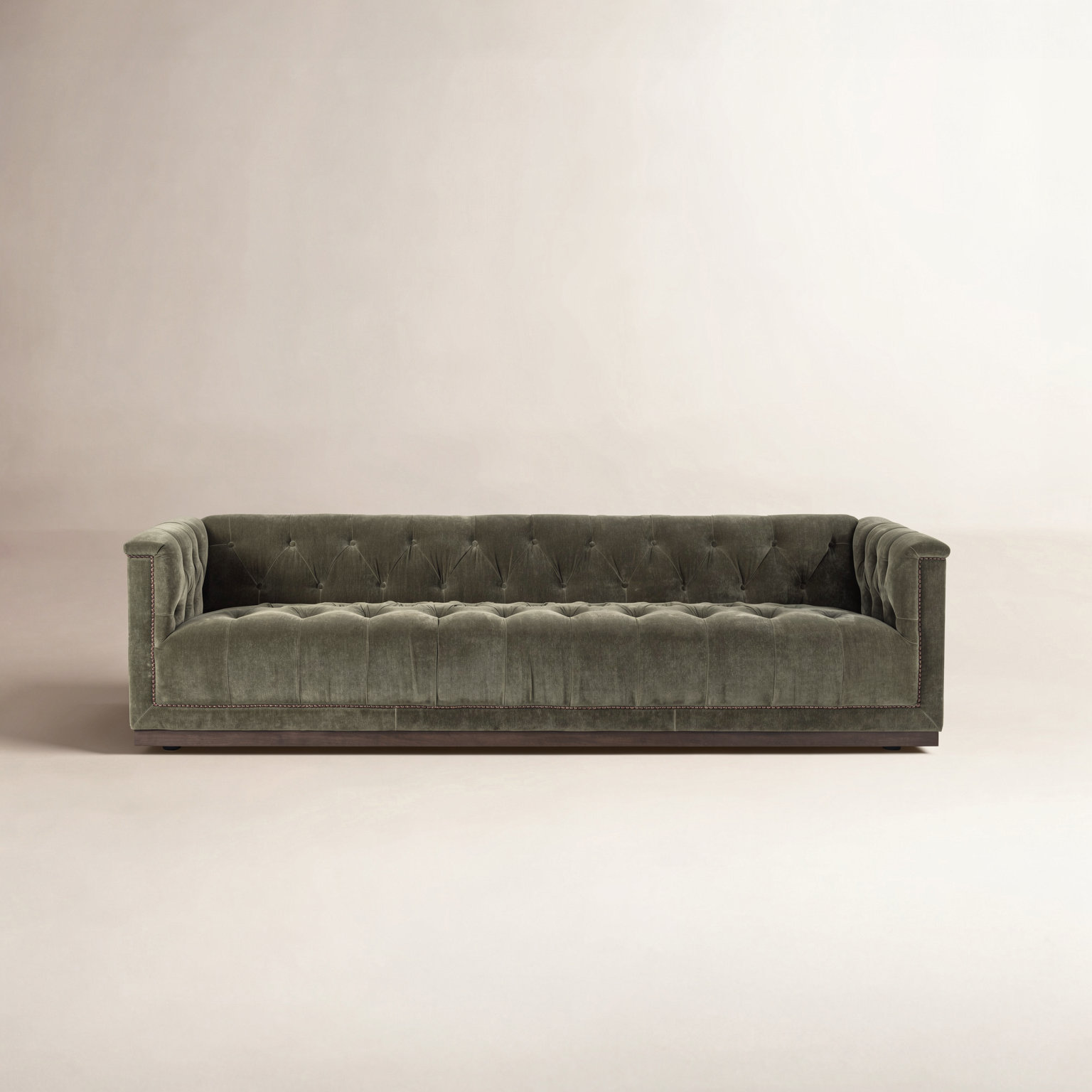 Chirlin 95'' Upholstered Chesterfield Sofa, Amici Moss