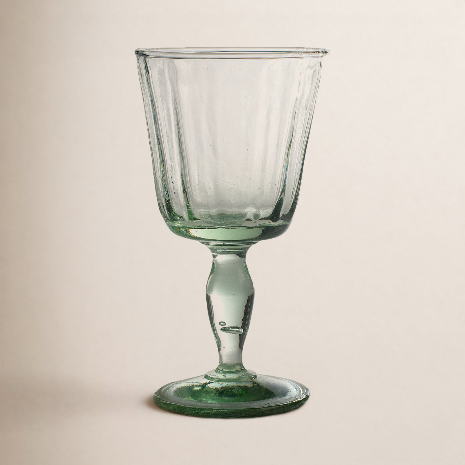 Diondra Wine Glass