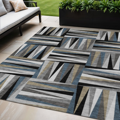 Tapis intérieur / extérieur géométrique noir lavable 5 pi x 8 pi