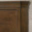 Lit à panneau en bois traditionnel avec commode, miroir, deux tables de chevet, très grand