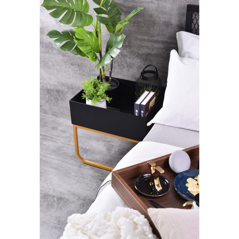 Hommes 50cm W Iron Bedside Table, Gold