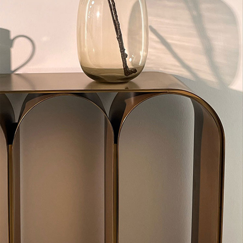 Console Luxury, 31.5" H x 39.4" W x 11.8" D