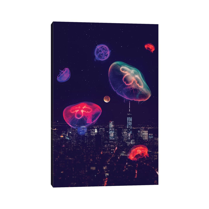 «City Jellyfish Moon» par Soaring Anchor Designs - impression sur toile tendue, H 18 po x l 12 po x 1,5 po