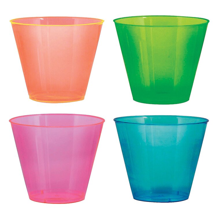 https://assets.wfcdn.com/im/78679263/resize-h755-w755%5Ecompr-r85/1923/192349642/Disposable+Plastic+Cups+for+25+Guests.jpg