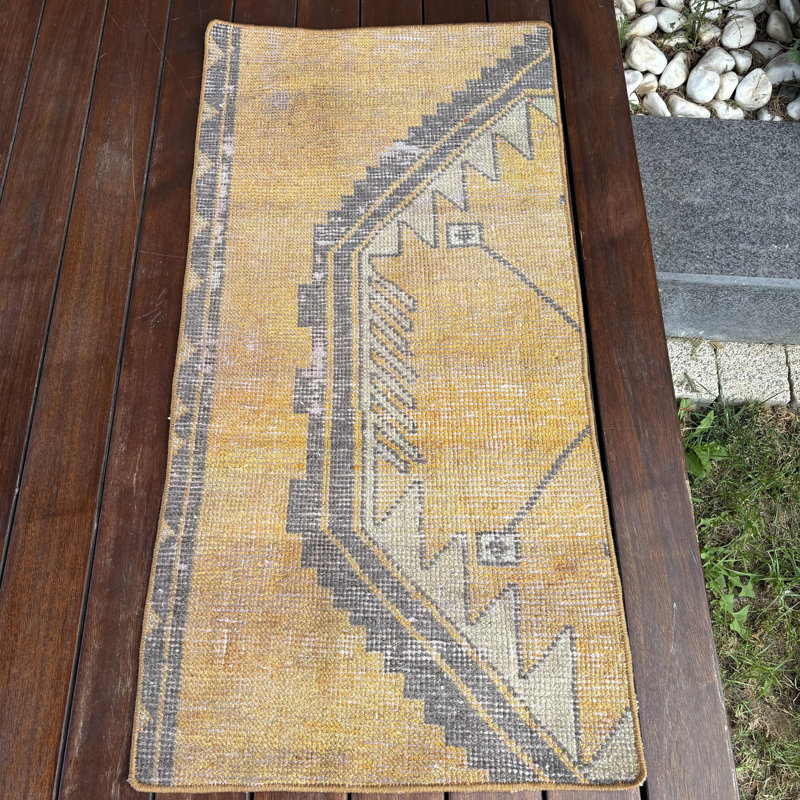 Petit tapis luxueux vintage en laine turque brun riche pour les entrées et les petits espaces