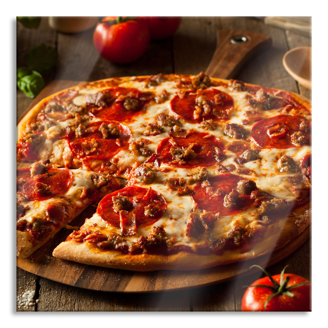 Glasbild "Pizza mit Salami und Tomaten"