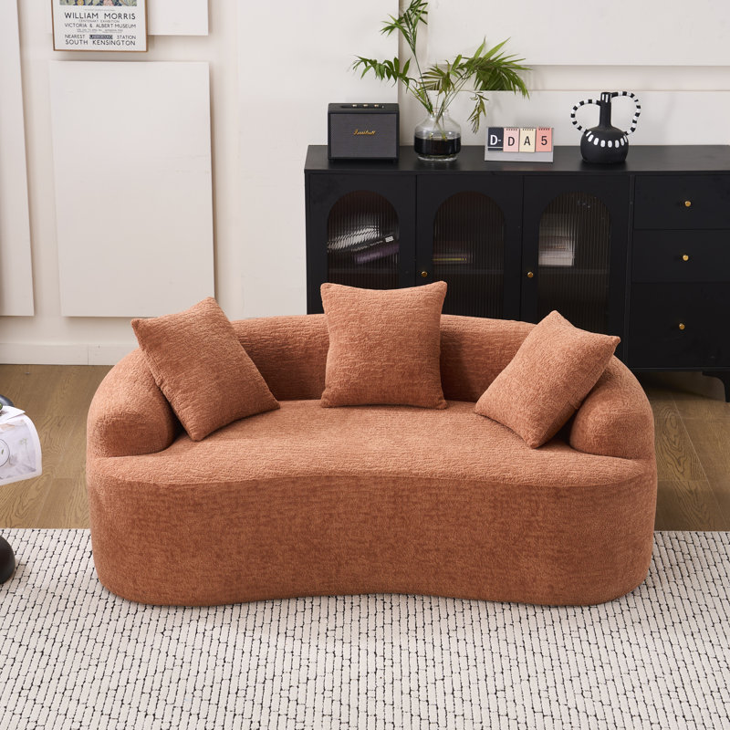 Causeuse incurvée de 65 po, options multicolores, canapé compact en chenille sans assemblage avec 3 coussins décoratifs, éponge à compression complète 30D et support à ressorts, capacité de 300 lb pour les petits espaces / appartements