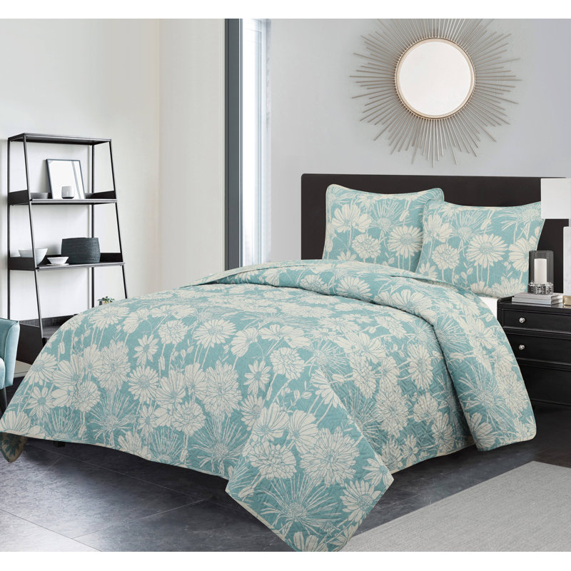 Kinzey Comforter Set, King Comforter + 2 King Shams