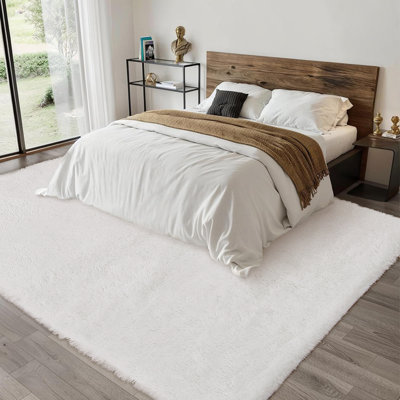 Seref Faux Fur Indoor Rug