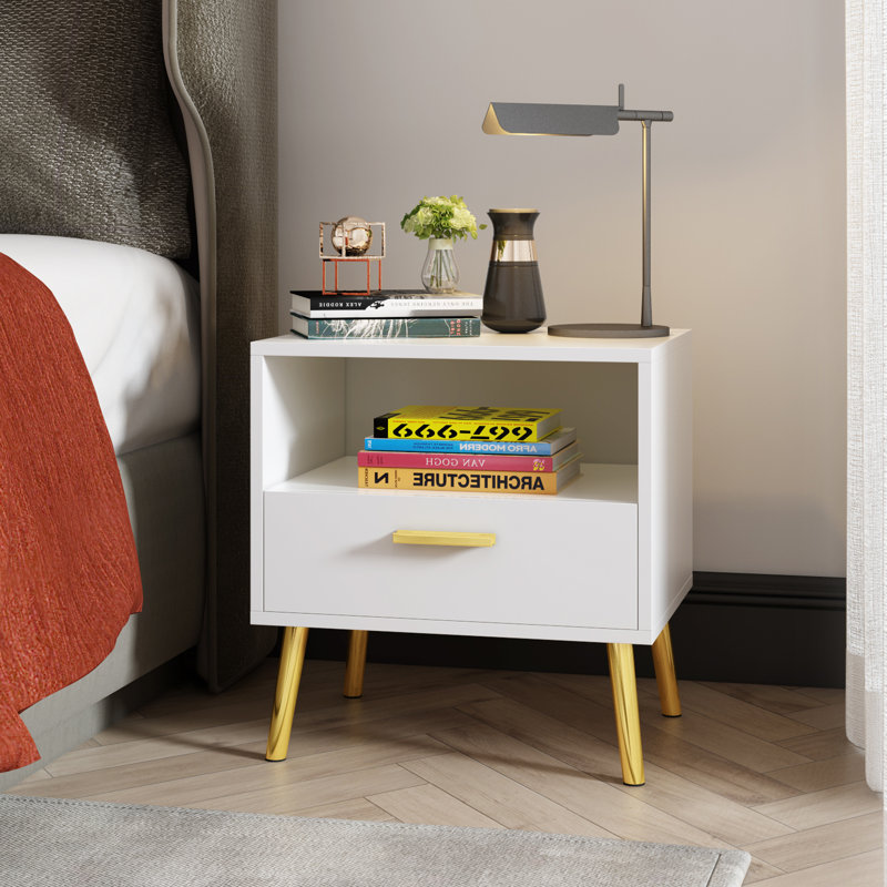 Table de chevet moderne Sparacino avec pieds dorés et rangement spacieux, Blanc
