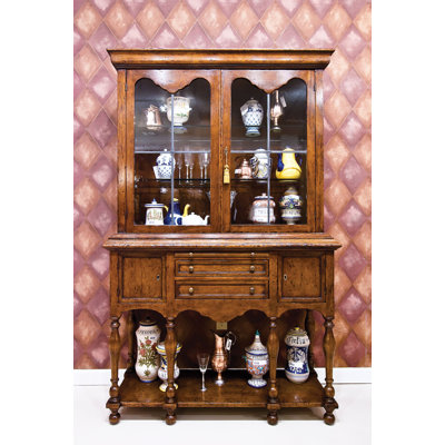 Wynnebrook Dining Hutch