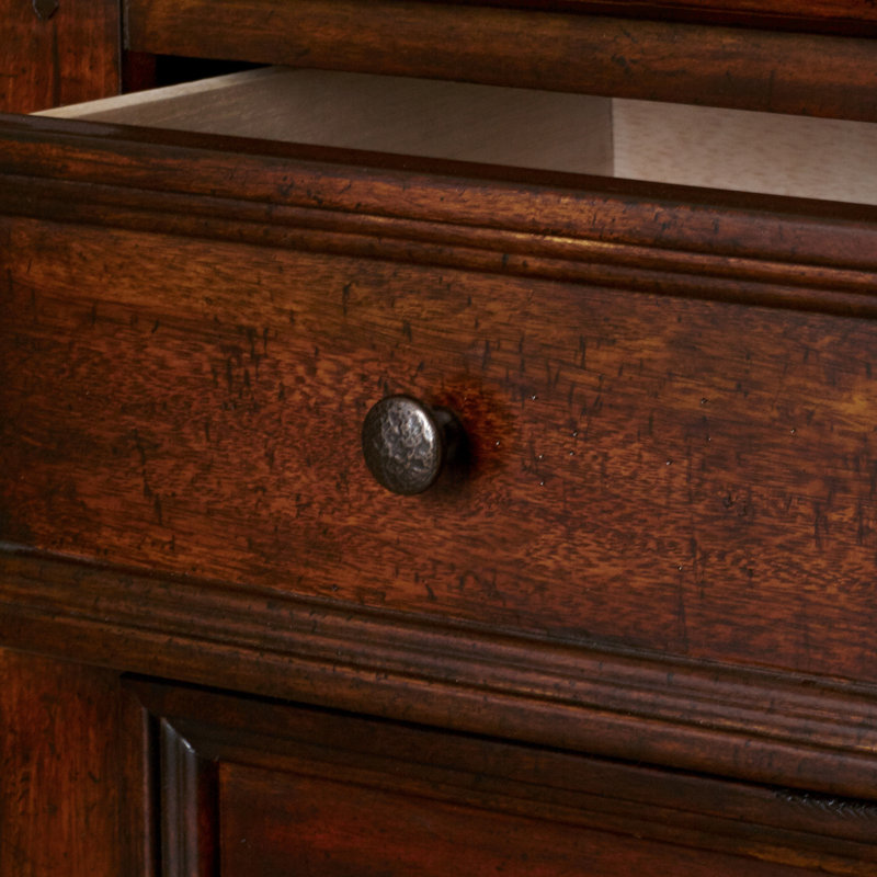 Eamon 64.25'' W 7 - Drawer Dresser, Tobacco