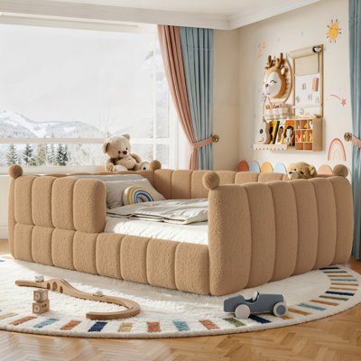 Grand lit tapissier surdimensionné Montessori