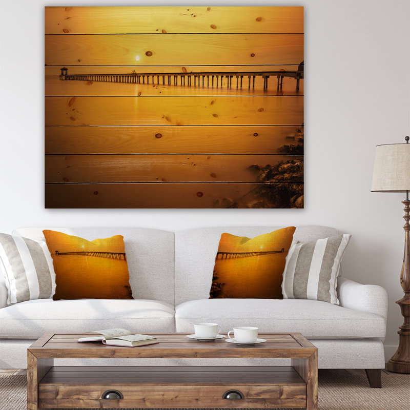 «Yellow Tinged Seashore and Long Pier» - Impression, H 34 po x l 44 po x P 1,5 po, Bois