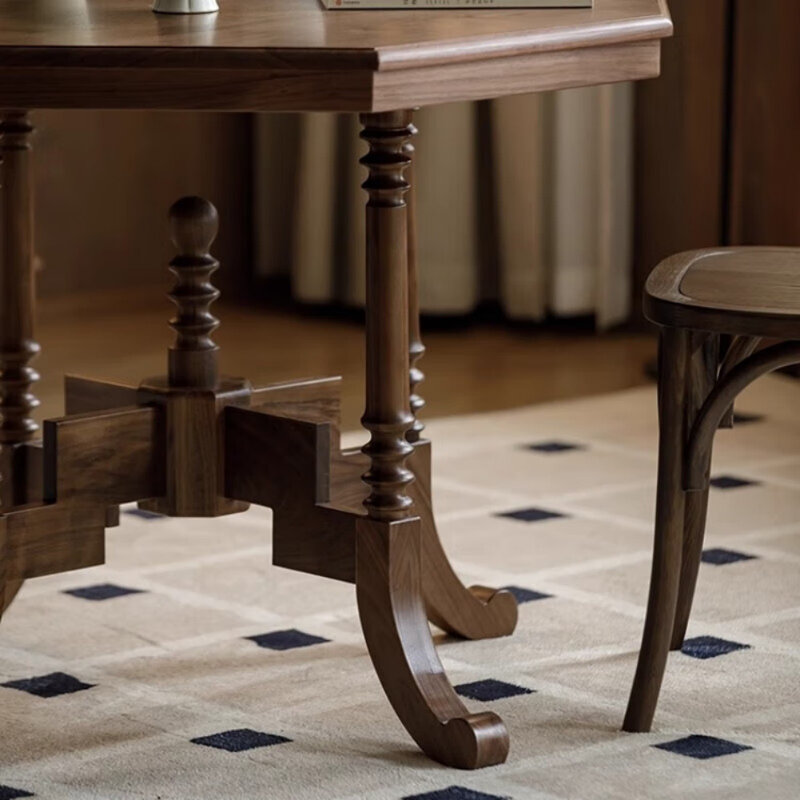 Table de salle à manger en bois massif de style français