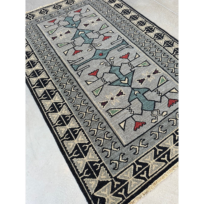 GRAY HAWK, Rectangle 6' x 9'