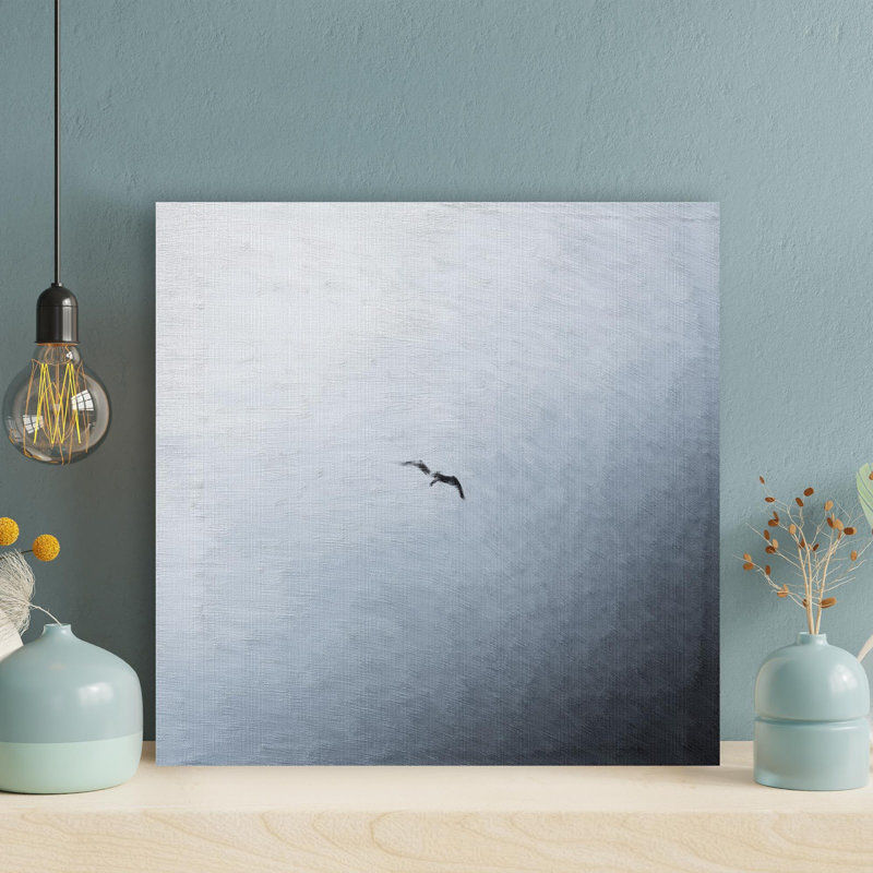 Bird Flying - 1 pièce, impression sur toile tendue, H 32 po x l 32 po x P 2 po