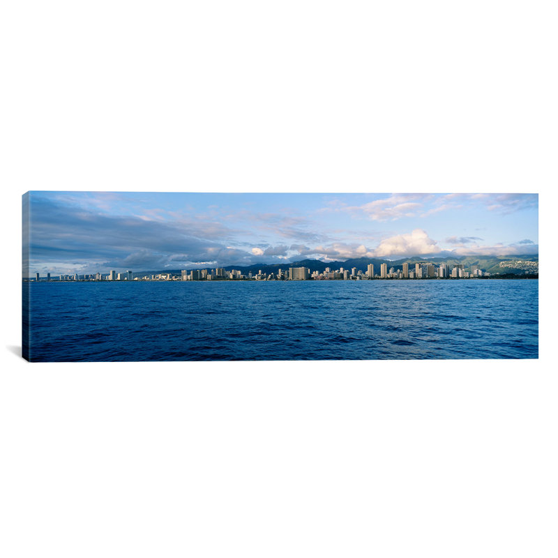 Bâtiments au bord de l'eau, Honolulu, Oahu, Hawaï - reproduction de photo sur toile tendue, H 24 po x l 72 po x P 1,5 po