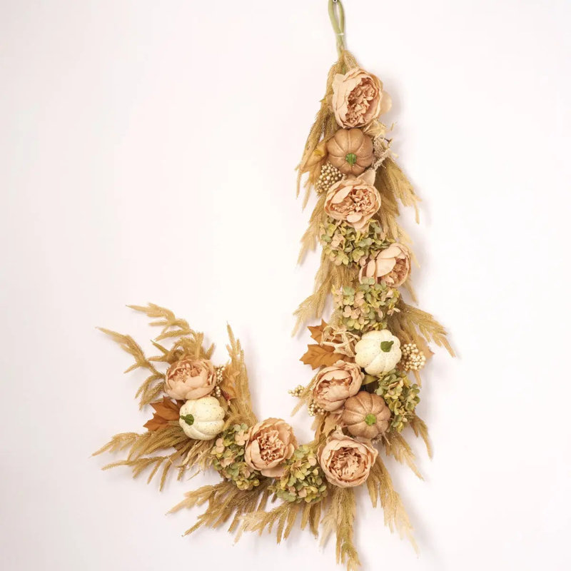 Chemin de table Pumpkin Meadow - pin Norfolk beige, pivoine, hortensia vert et crème / brun