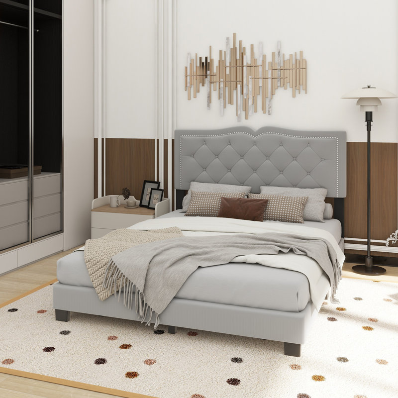 Structure de lit tapissier avec motif de rivets, lit plateforme moderne en velours avec tête de lit capitonnée, Grand, Gris