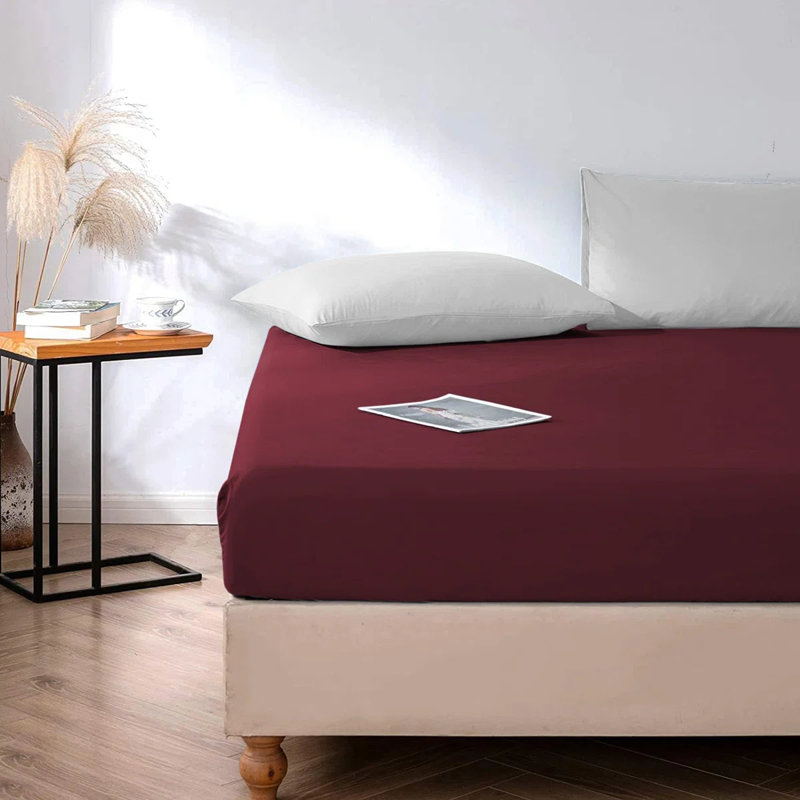 Sulltane Ultrasoft Cotton Blend Jersey Knit Fitted Sheet, Kingsize (5'), Red
