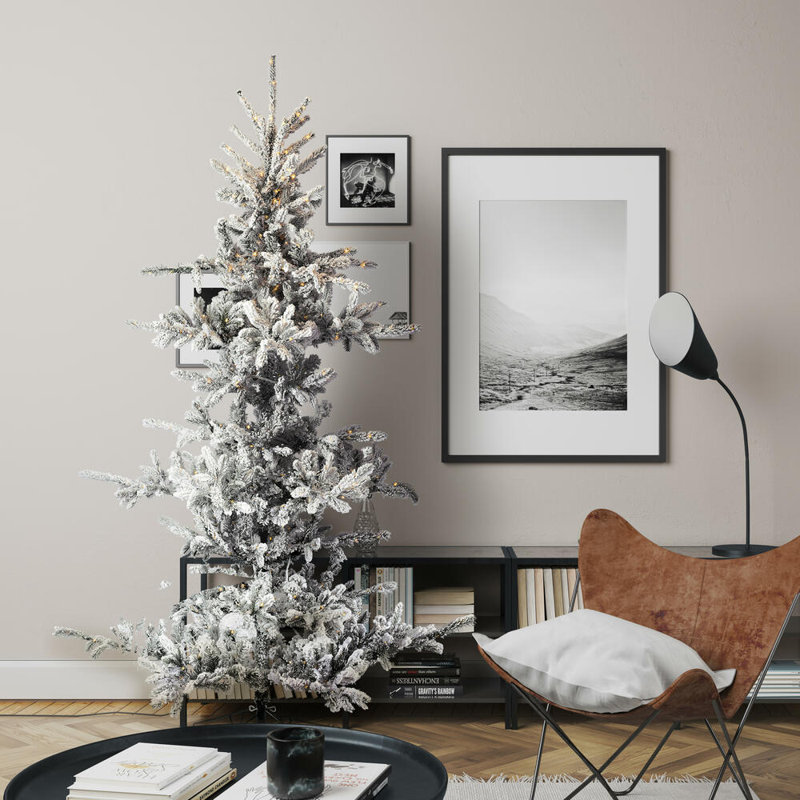 Giusta Lighted Artificial Christmas Tree, 7.5'