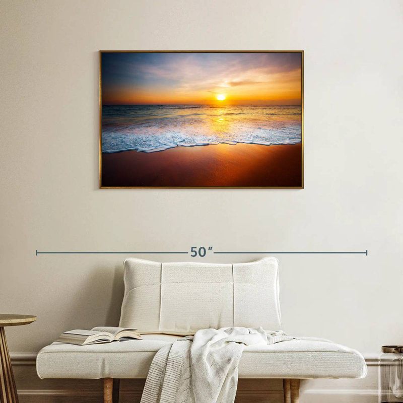 Coucher de soleil sur les vagues mousseuses, Cadre flottant doré, 37 po x 25 po
