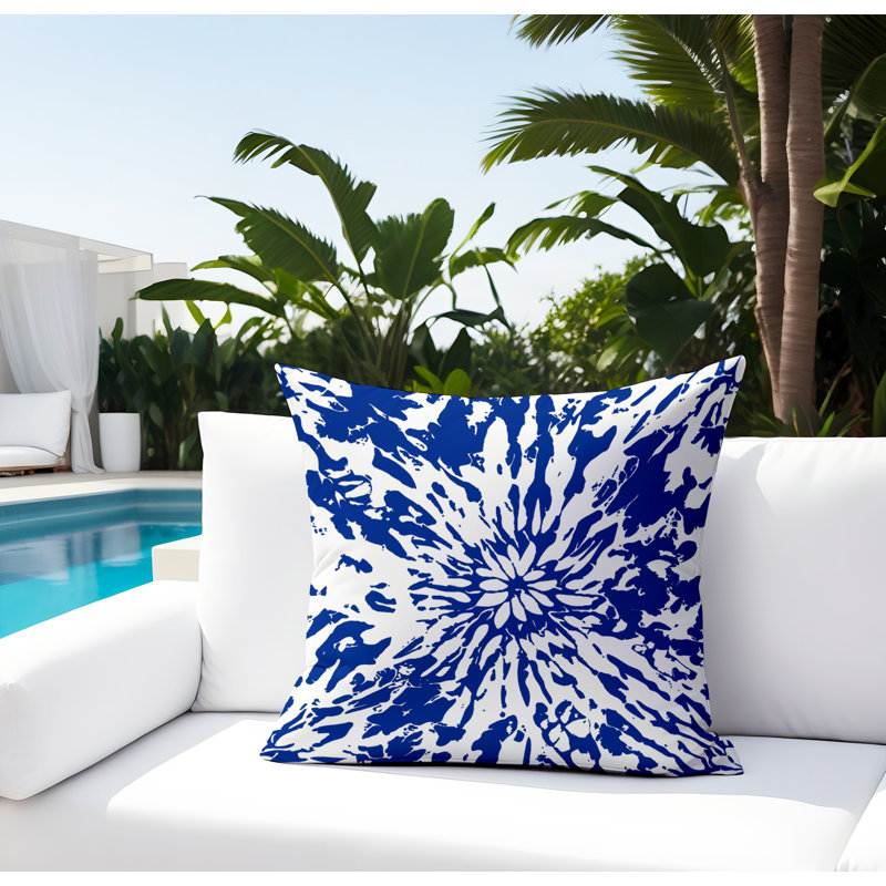Coussin Percil, H 17 po x l 17 po, Bleu marine / blanc