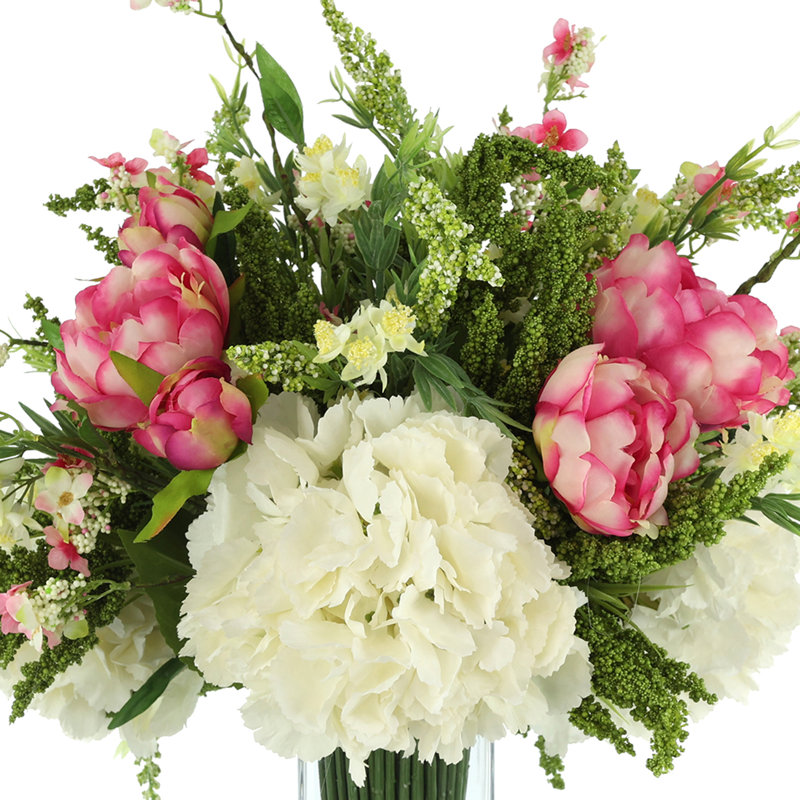 Faux arrangement de magnolia et d'hortensias dans un vase, Crème et rose