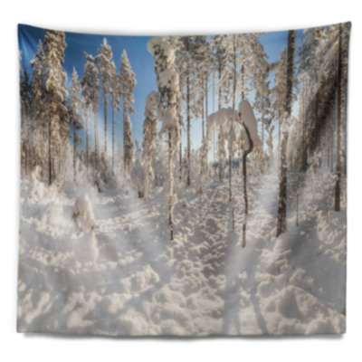 Tapisserie en bois couvert de neige en polyester avec accessoires suspendus inclus
