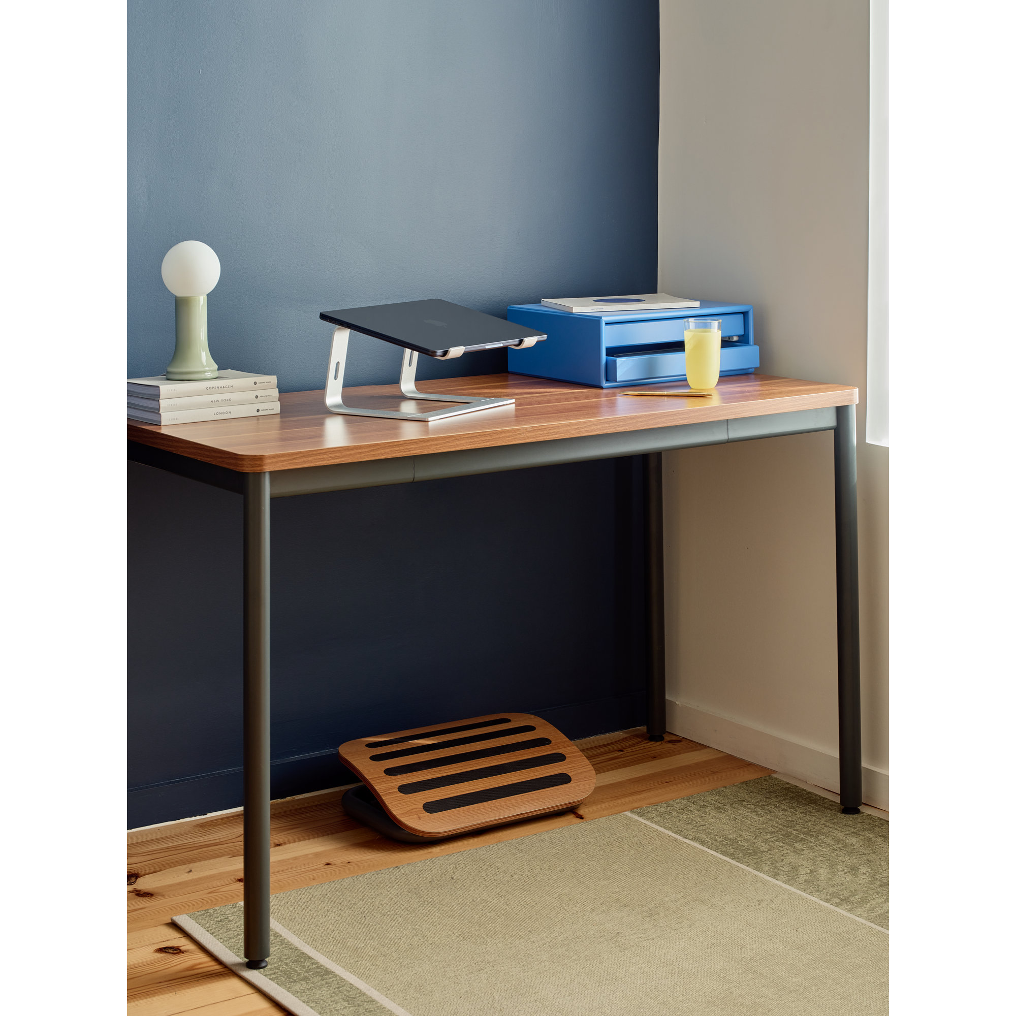 Adjustable Footrest, Walnut/Carbon