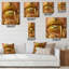 Golden Woman Lips - Horloge murale moderne-90188253