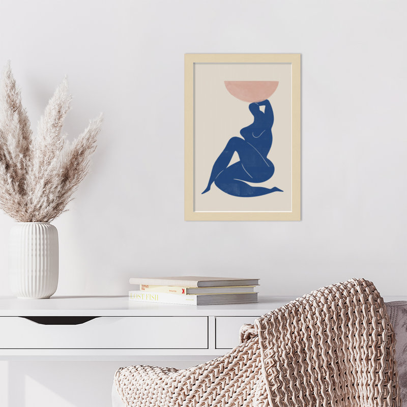 «Northglenn Vase and Woman» par le studio d'art mural MIUUS, reproduction d'art encadrée, Brun, H 17 po x l 12 po