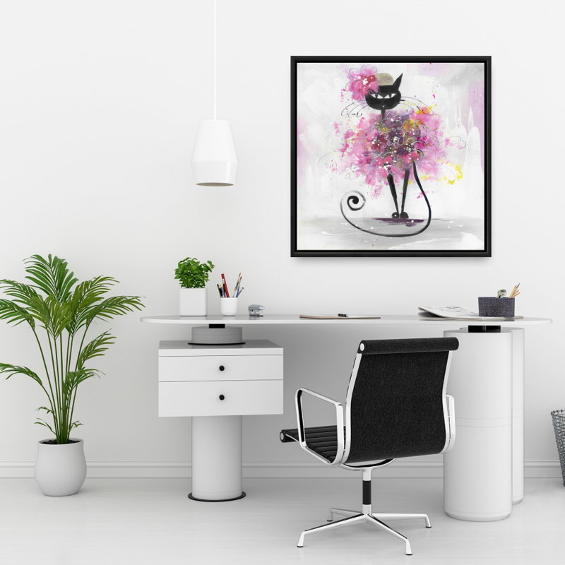 "Dessin d'un chat avec des fleurs roses"