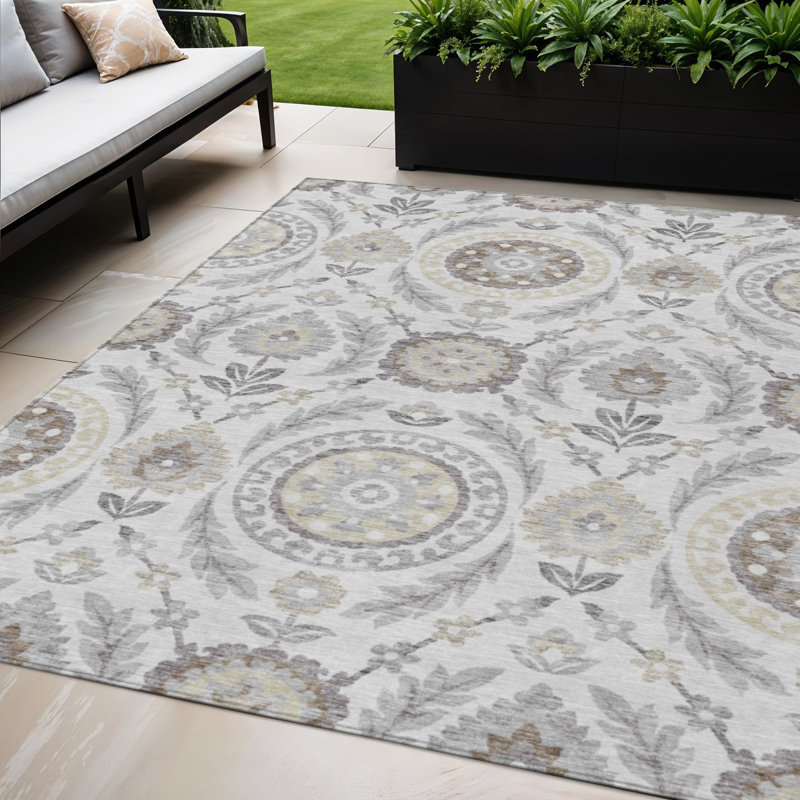Tapis extérieur lavable floral gris argenté et taupe 5 pi x 8 pi