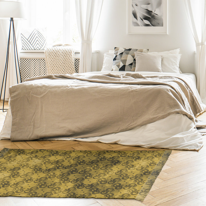 Tapis jaune serpents Mcguigan, Oui