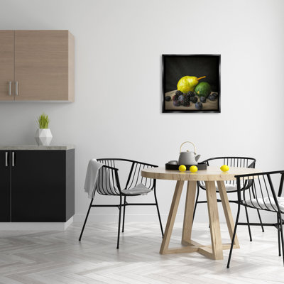 «Fruit & Berries Still Life», toile encadrée dorée encadrée par GraffiTee Studios