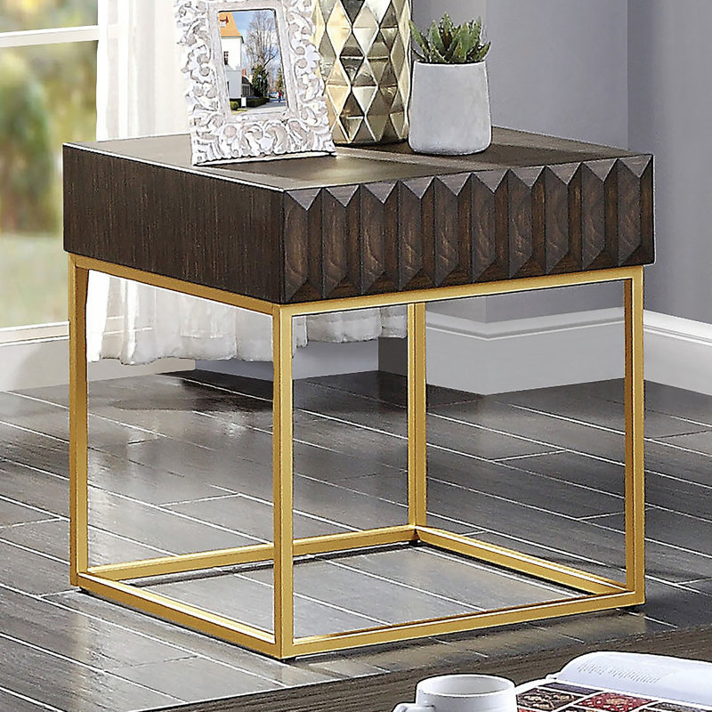 Table de bout contemporaine avec tiroirs dissimulés, pieds en acier doré et finition noyer pour les espaces de vie modernes