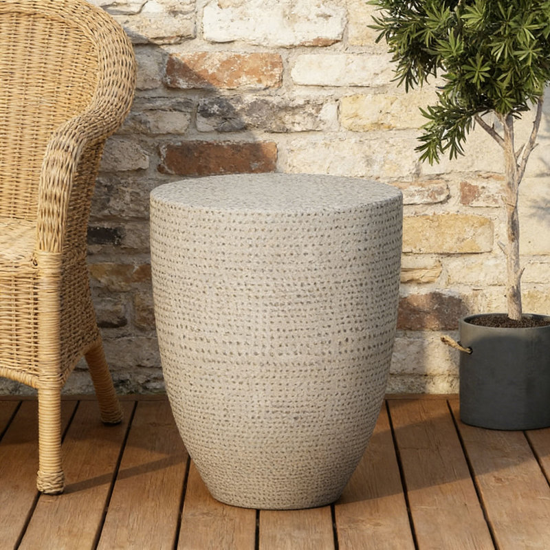 Table d'appoint d'extérieur en béton léger