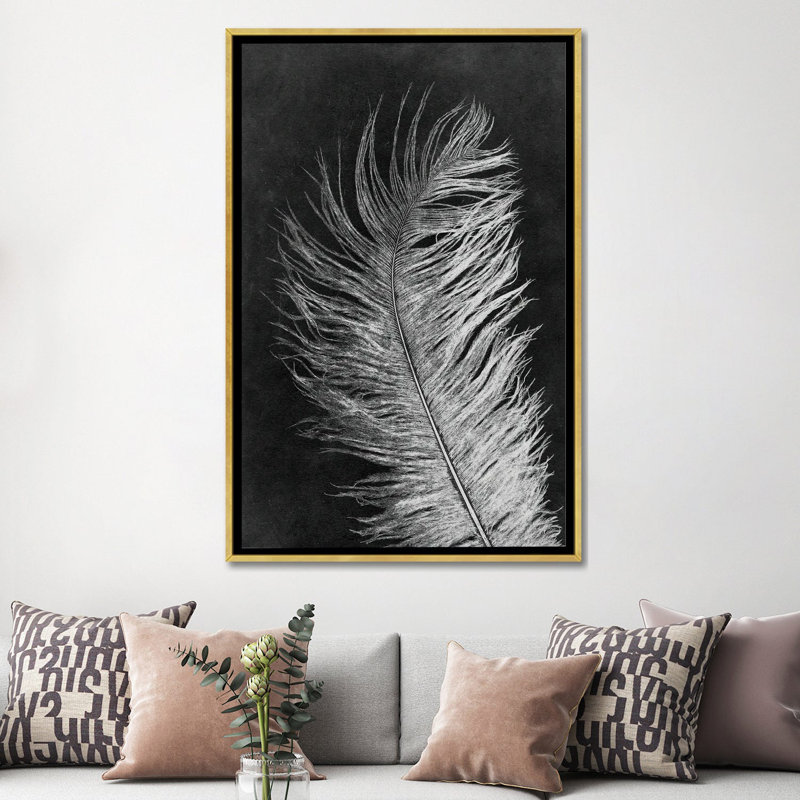 «Feather III Dark», reproduction d'art murale encadrée, Reproduction encadrée sans passe-partout, H 60 po x l 40 po, Doré